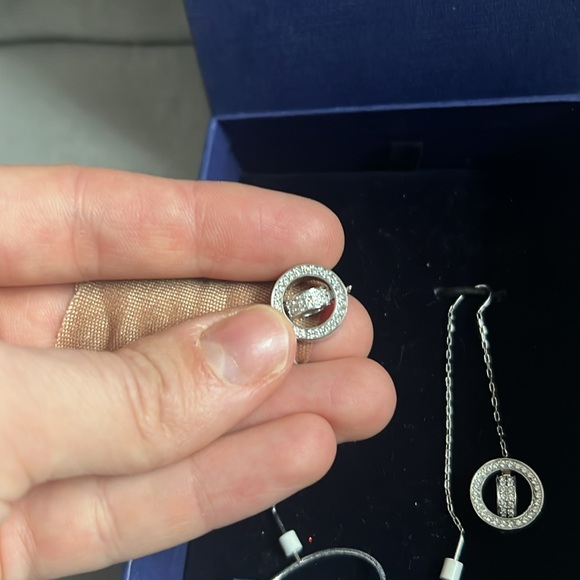 Swarovski Dextera drop earrings
Long, White, Rhodium plated - Picture 10 of 11